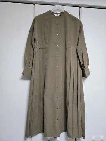 [ BEAMS HEART ] 미사용 새상품 플리츠 롱 셔츠 원피스 카키
