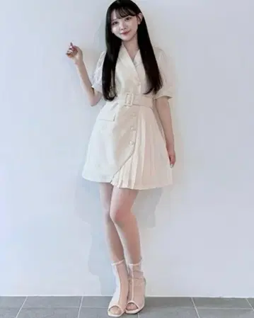 NOMAE 플리츠 이소재 시어 테일러드 원피스