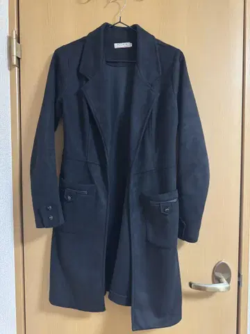 블랙 체스터 코트