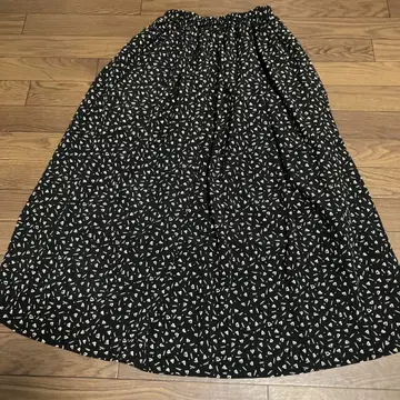 기하학 패턴 블랙 플레어 스커트 핸드메이드