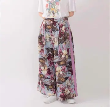 이번 시즌 로이스크레용 아이리스 팬츠