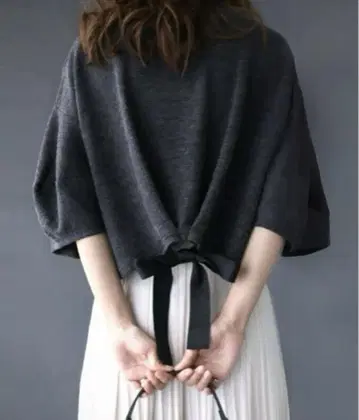 택 포함 새상품 에이치앤엠 스타일 뽕긋한 소매와 리본 디자인 상의
