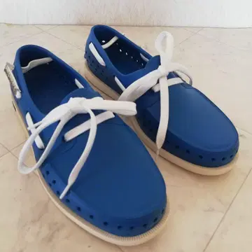 미사용!!native 네이티브 경량 신발 24cm 상당