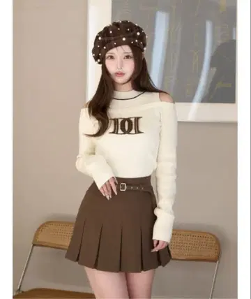 Darich 레이어드 라이크 로고 니트탑