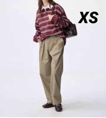 미사용 새상품 GU 치노 배럴 레그 턱 팬츠 XS