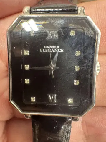 GRANDEUR ELEGANCE 블랙 손목시계