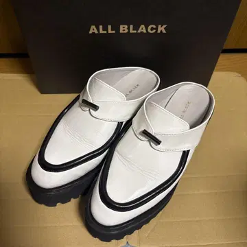 소 가죽제품 ALL BLACK 통굽 로퍼 슬립온 화이트