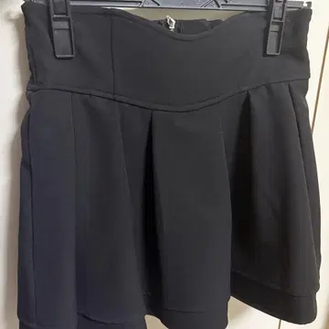 미셸 마카롱 슬림 레그 스커트 블랙 M