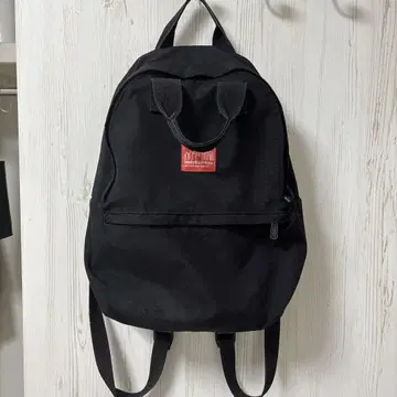 블랙 백팩 심플한 디자인