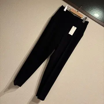 미사용 새상품 yori 요리 팬츠 핀턱 슬랙스 테이퍼드 네이비