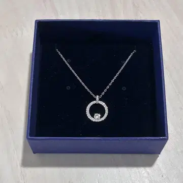 Swarovski 원형 펜던트 목걸이