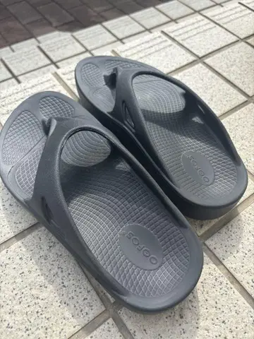OOFOS 블랙 샌들 EU37 23cm
