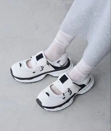 [ forksy./ ] 메쉬 볼륨 밑창 스니커즈 샌들