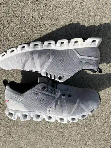 On Cloud Waterproof 그레이