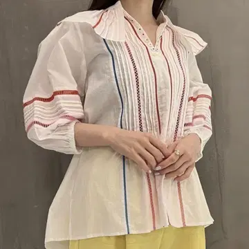 MUVEIL 뮤베르 컬러 스티치 블라우스 화이트 자수 블라우스 38