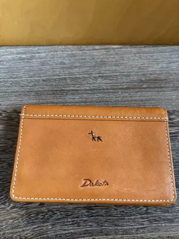 Dakota 브라운 가죽 카드 케이스