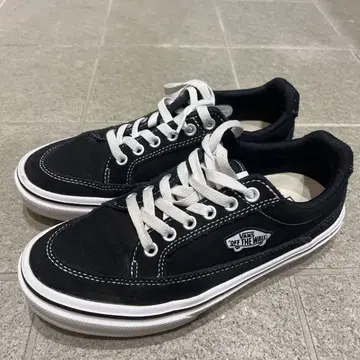 VANS 핀 스니커즈
