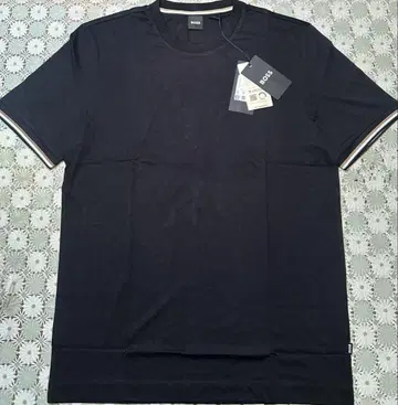 HUGO BOSS 미사용 새상품 남성용 t셔츠 Size L