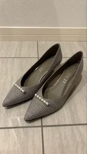 LE TALON 체크 무늬 펌프스 23.5cm