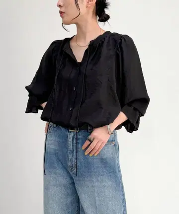 새상품 프레디 에뮤 샤이니 시어 2WAY 개더 블라우스