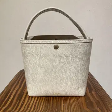 chiiiibag 화이트 가죽 바스켓