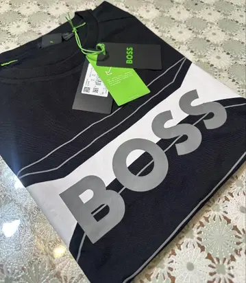 HUGO BOSS 미사용 새상품 남성용 t셔츠 Size XL