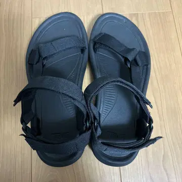 Teva 블랙 스포츠 샌들