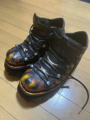 New rock 파이어 패턴 부츠