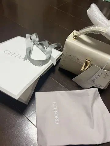 CELFORD 화이트 숄더백 F