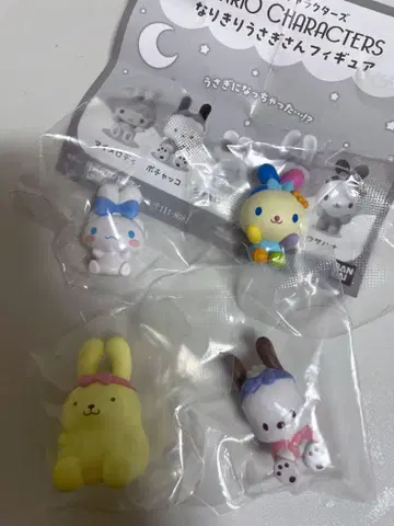 산리오 변신 토끼 피규어