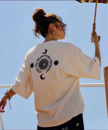 HLAADA EMBROIDERY FOOT BALL TEE