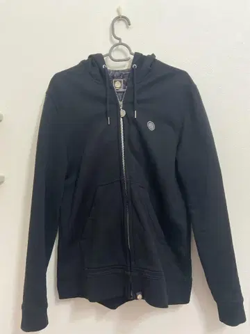 Pretty Good 블랙 후드티 풀 집업
