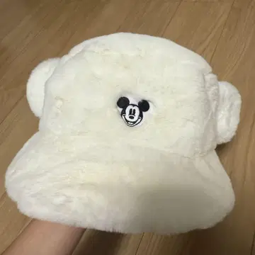 미키마우스 귀 달린 화이트 버킷햇