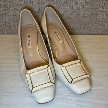 [ 새상품급 ] DIANA 다이애나 스퀘어토 펌프스 아이보리 아이보리