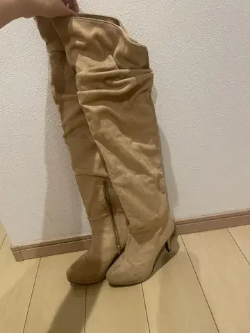베이지 스웨이드 하이힐 니하이 부츠