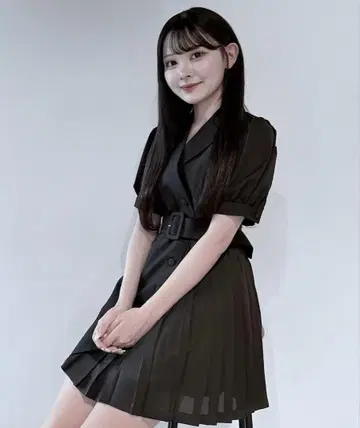NOMAE 플리츠 이소재 시어 테일러드 원피스 블랙