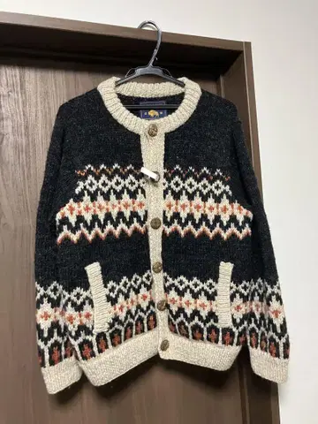 Pherrow's 가디건