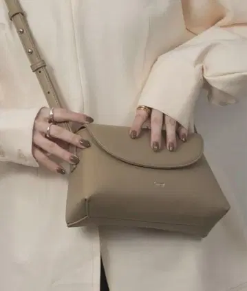 lawgy front curve compact bag