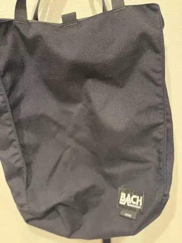 BACH 블랙 백팩