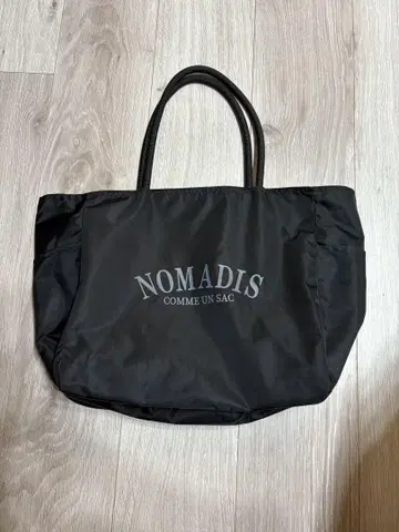 NOMADIS 블랙 토트백