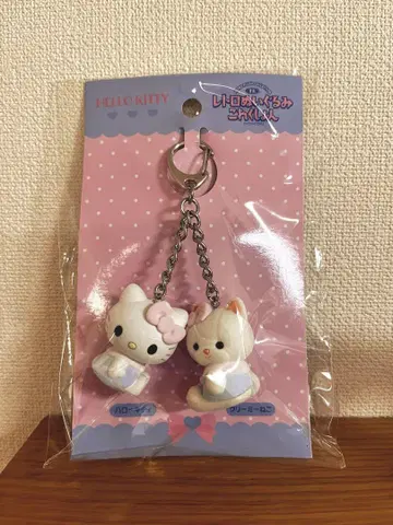 헬로키티 요시토모 레트로 봉제 인형 컬렉션 x 산리오 캐릭터즈