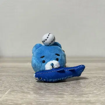 연어 물고 있는 에후탄 키체인