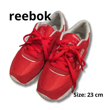 Reebok 레드 스니커즈