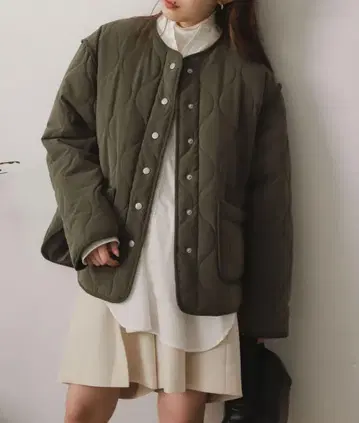 센스 오브 플레이스 퀼팅 숏코트 카키