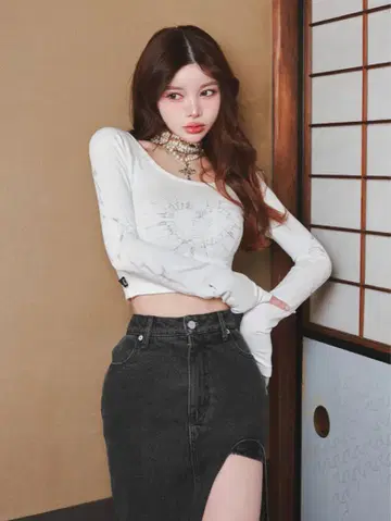 Darich 하트 모티브 크롭 상의