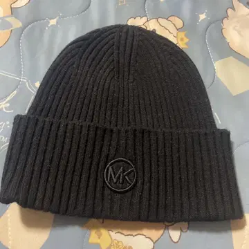 MICHAEL KORS 블랙 니트 모자