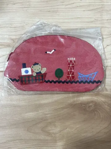 파미리아 본점 한정판 파우치