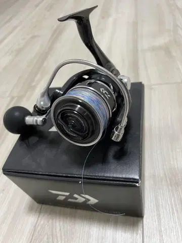 Daiwa 16 Catalina 4000H 스피닝 릴