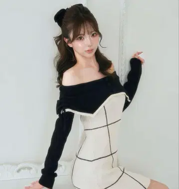 Darich 다리치 오프숄더 레이스업 리본 니트 미니 원피스
