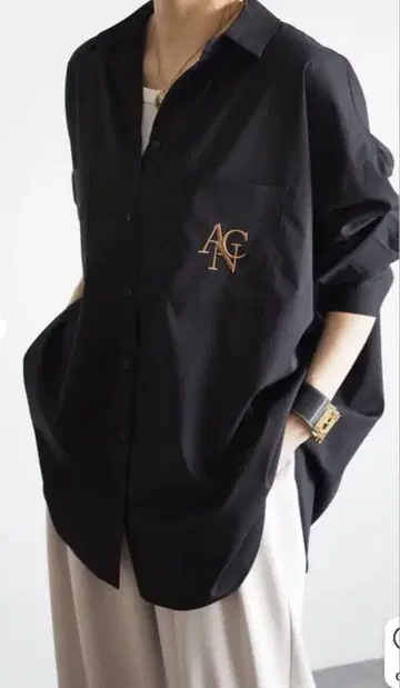 아니카 ANC 레귤러 카라 셔츠 블랙